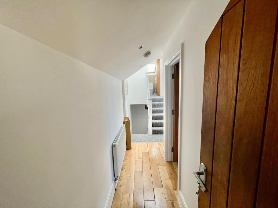 Lovely Two Bed Flat London Exterior foto
